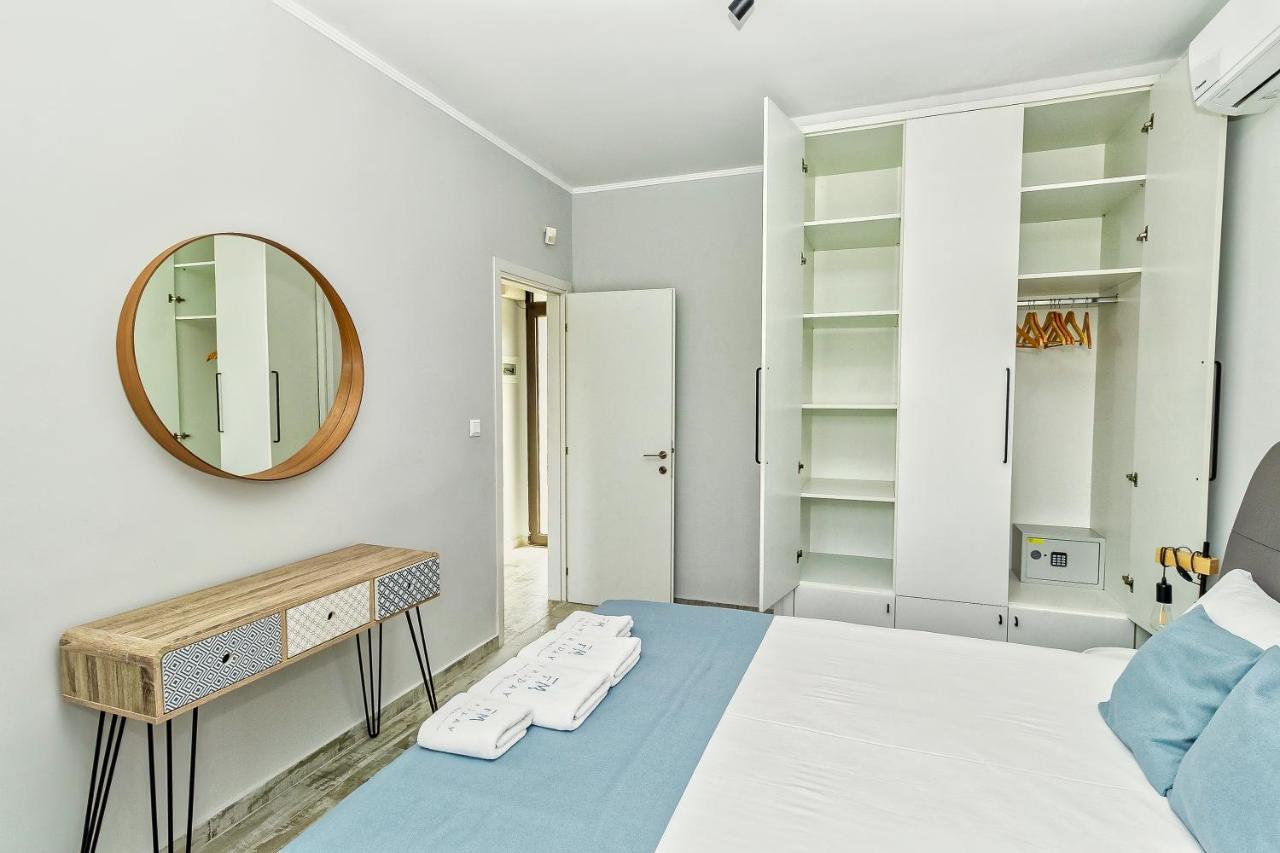 Friday Mood By Diomedes Group Vila Pefkochori