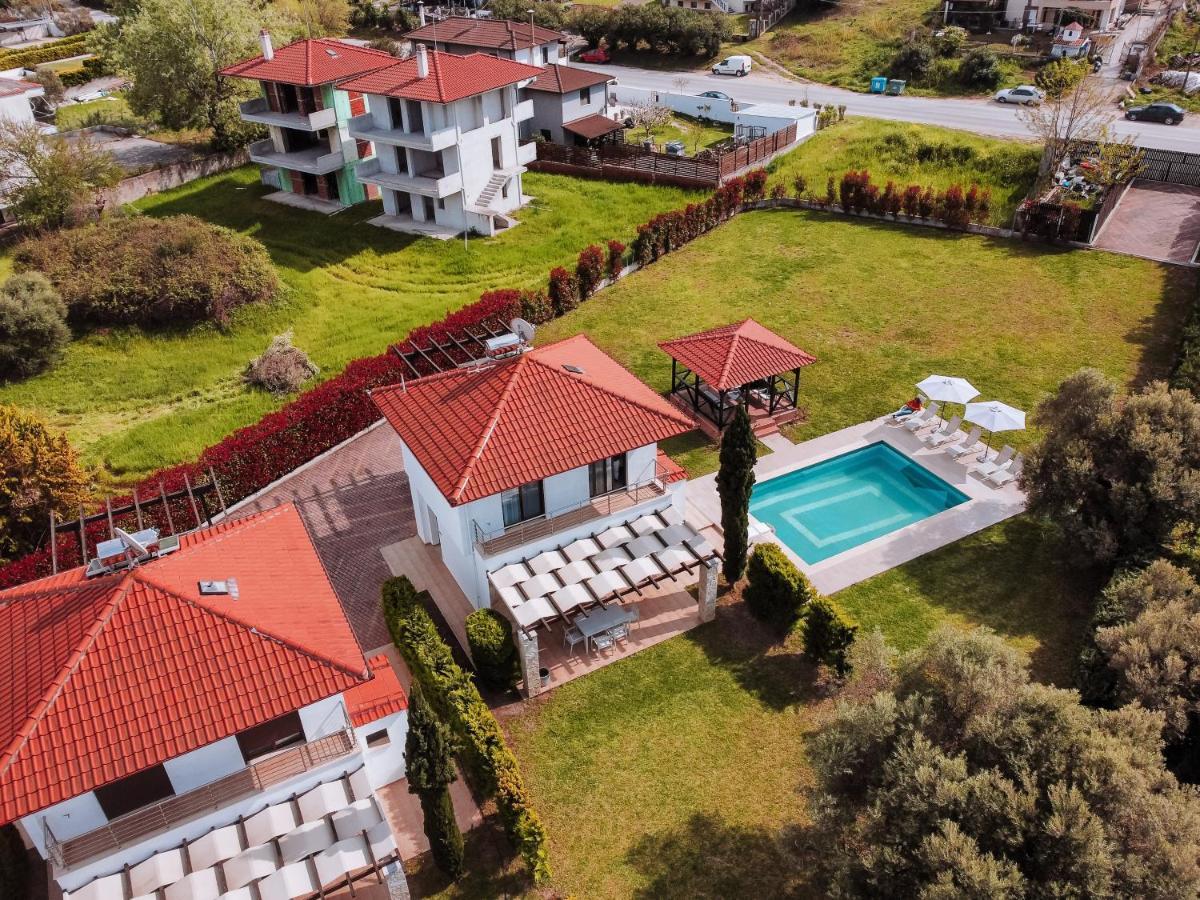 Friday Mood By Diomedes Group Vila Pefkochori