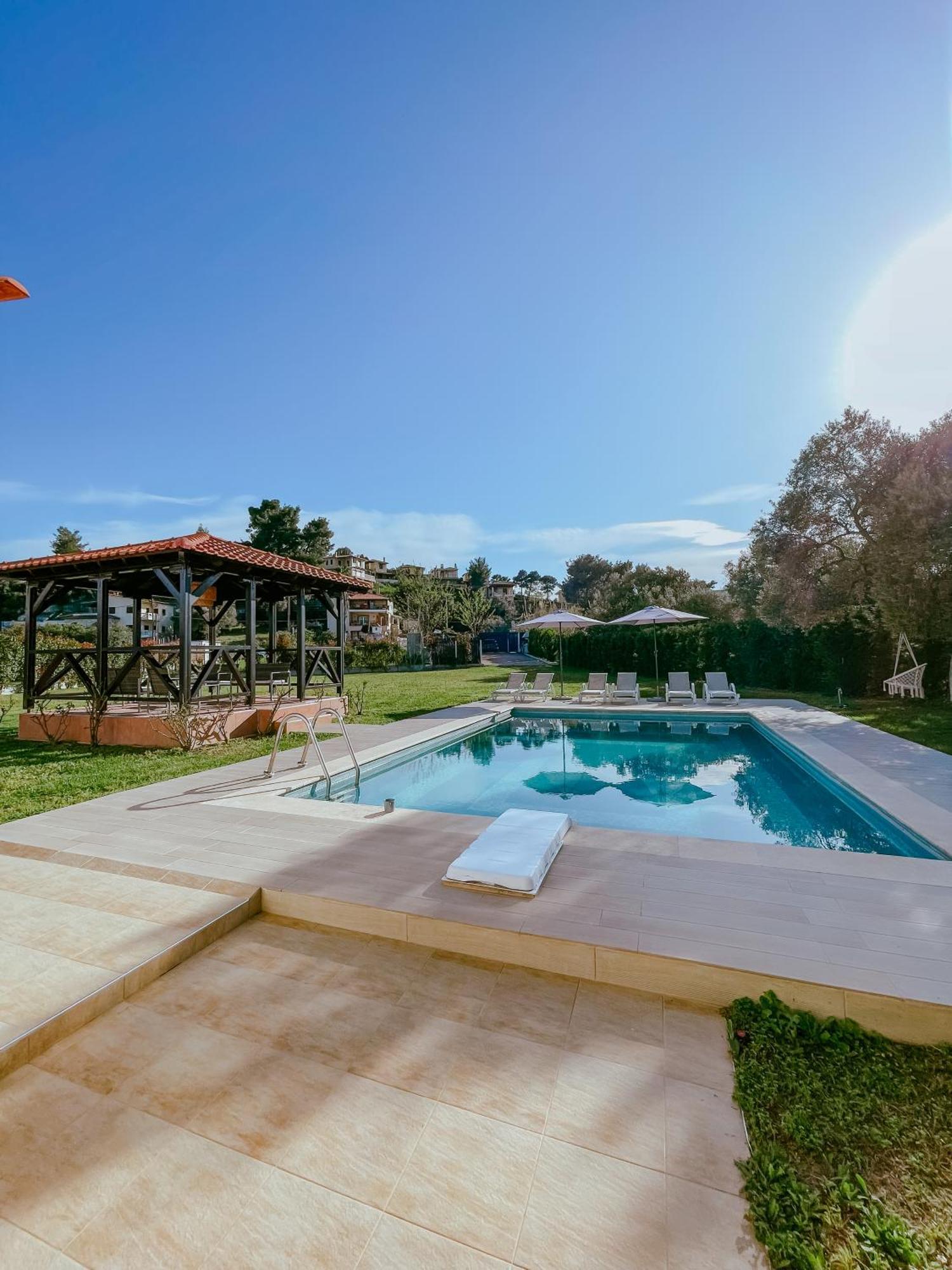 Vila Friday Mood By Diomedes Group