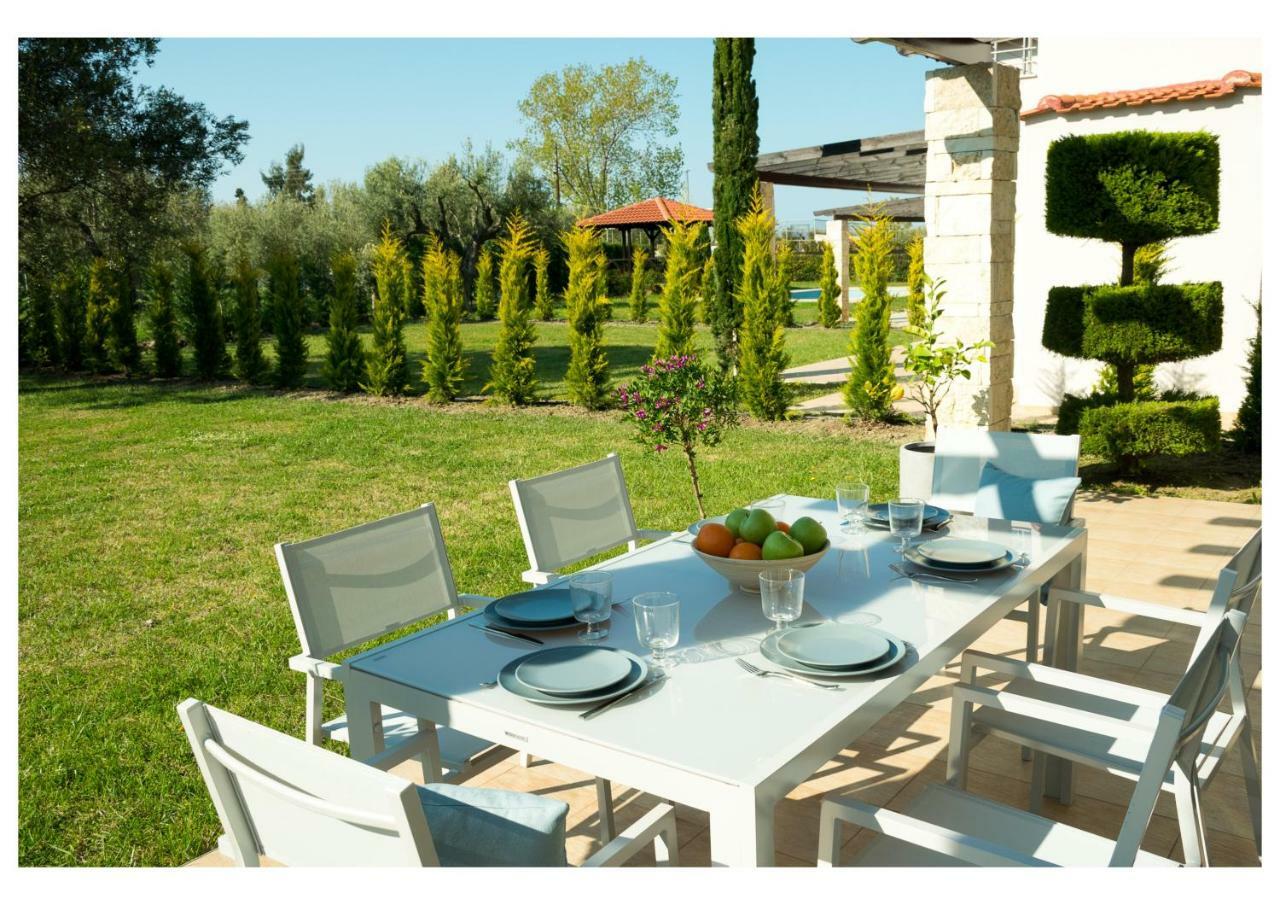 Friday Mood By Diomedes Group Vila